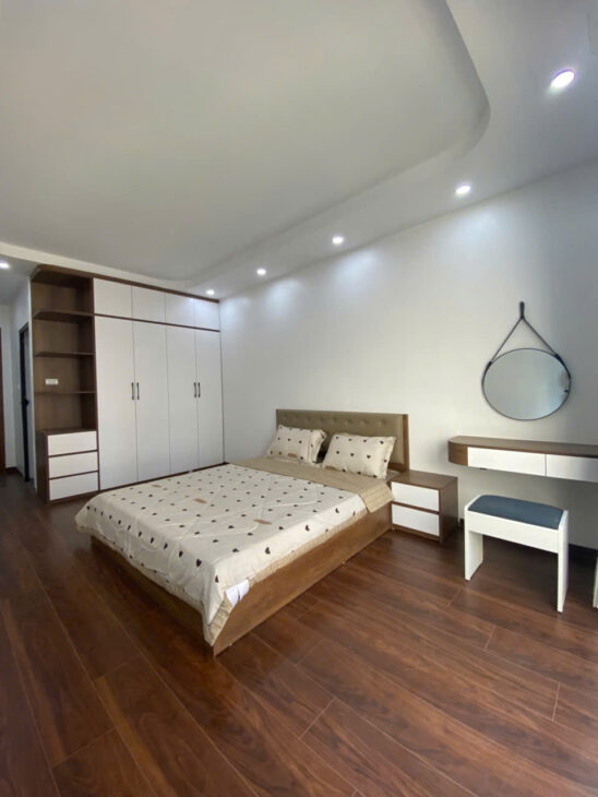 Bán Nhà Đầy Đủ Nội Thất Tại Ngọc Lâm, 35m3, 6 tầng thang máy Long Biên 0902318197