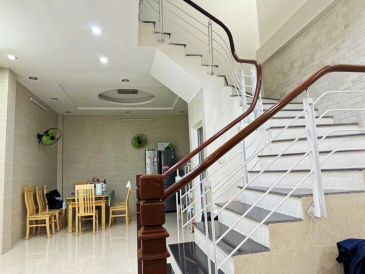 VÔ CÙNG HIẾM – DIỆN TÍCH 67 M², 5 TẦNG, MT 5,2 M, 6 NGỦ – DÂN XÂY, CHỈ CÓ 7.X TỶ – VÀI BƯỚC RA Ô TÔ