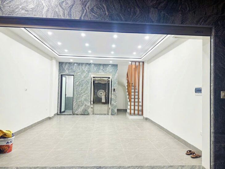 PHỐ ĐÀM QUANG TRUNG LONG BIÊN – NHÀ MỚI ĐÓN TẾT – THIẾT KẾ HIỆN ĐẠI – GARA Ô TÔ – 6 TẦNG THANG MÁY-