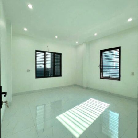 BÁN NHÀ TRÊN PHỐ BUÔN BÁN SẦM UẤT LÊ ĐẠI HÀNH, P KỲ BÁ DT 80M GIẢ CHỈ 6.7TỶ