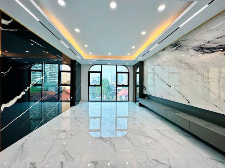 Bán Nhà Lĩnh Nam 120M 6 Tầng Xây Mới full Nội THất Ngõ Thông Ô Tô Vào Nhà