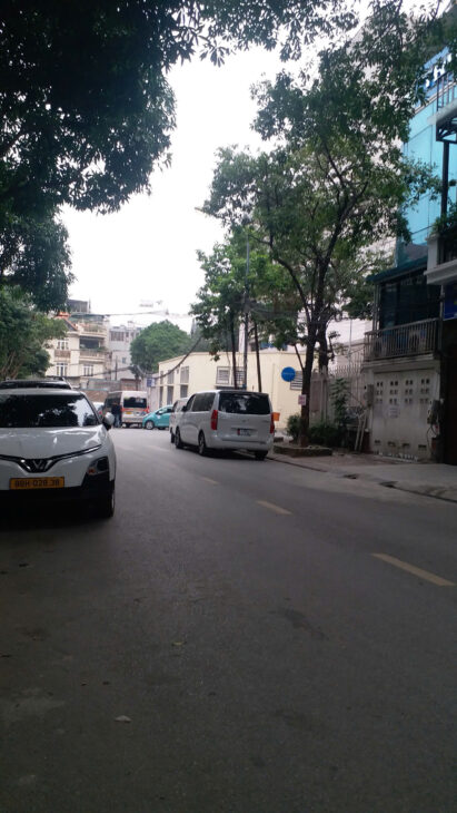 Cho thuê nhà Dịch Vọng, Cầu Giấy, 95m2 4 tầng làm văn phòng, nhà ở, phân lô ô tô tránh