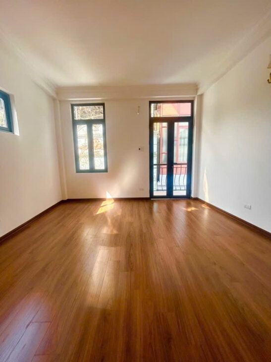 Bán Nhà Lĩnh Nam 30m 5 Tầng 3 Ngủ Nhà Mới Giá 4.4 Tỷ Full Nội Thất