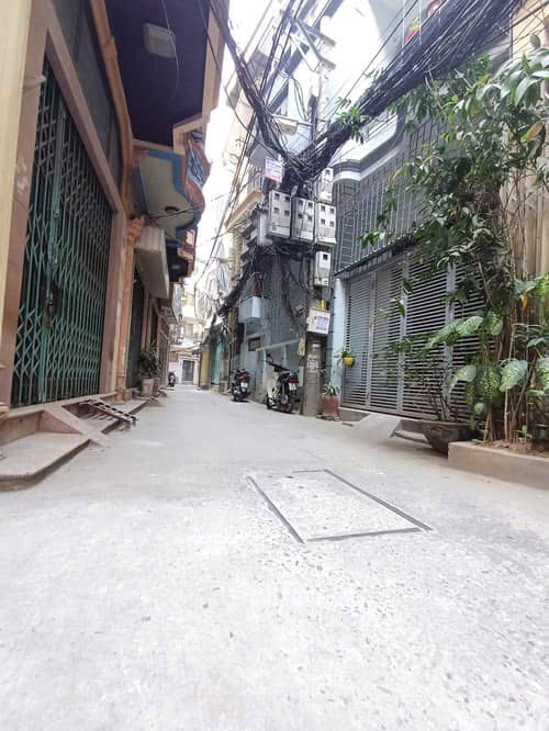 BÁN NHÀ LÔ GÓC TÂY SƠN – ĐỐNG ĐA – DT 42M2 x 4T – MT 3.3M – 13.2 TỶ – Ô TÔ DỪNG ĐỖ