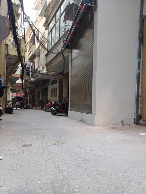 BÁN NHÀ LÔ GÓC TÂY SƠN – ĐỐNG ĐA – DT 42M2 x 4T – MT 3.3M – 13.2 TỶ – Ô TÔ DỪNG ĐỖ