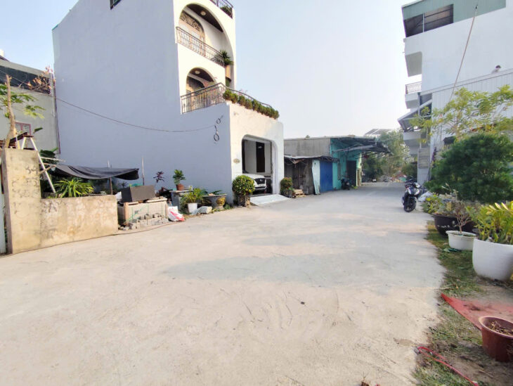 Đất phân lô ngõ 15 Khúc Thừa Dụ, 90m, MT 4.5, đường 7m, Giá 48 tr/m