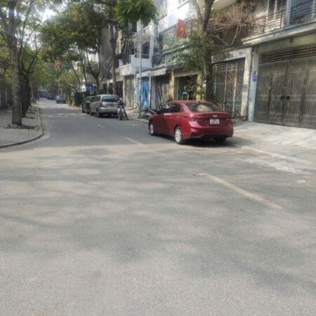 Chính chủ cần tiền bán gấp Biệt thự BT3, DT: 199m2, 4 tầng, KĐTM Văn Phú Hà Đông, 31.5 tỷ.