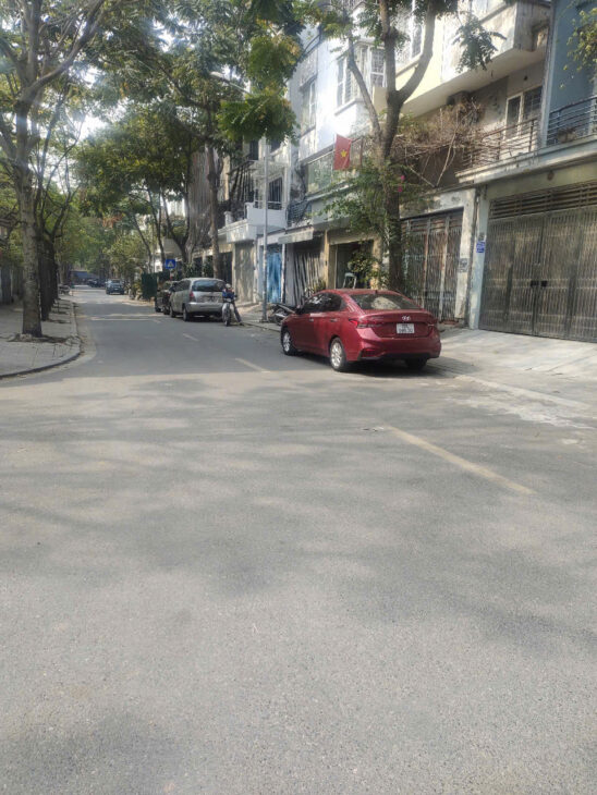 Chính chủ cần tiền bán gấp Biệt thự BT3, DT: 199m2, 4 tầng, KĐTM Văn Phú Hà Đông, 31.5 tỷ.