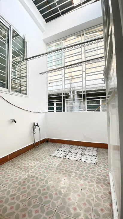 Bán nhà ngõ 363 Thiên Lôi, 47m3 tầng bằng, Giá 2.65 tỉ gần ngã 4 Phúc Tăng