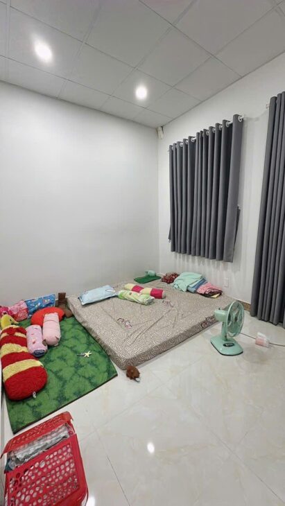 Hẻm 4m thông – sát mặt tiền- 2 tầng ở ngay – Tân Bình – chỉ nhỉn 4 tỷ