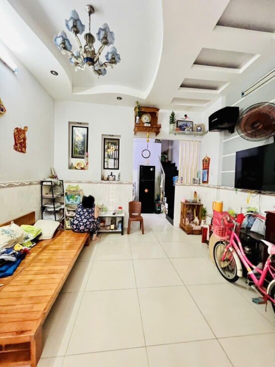 NHÀ ĐẸP 3 TẦNG – TÂN BÌNH – CẠNH HẺM XE HƠI – CHỈ NHỈNH 4 TỶ