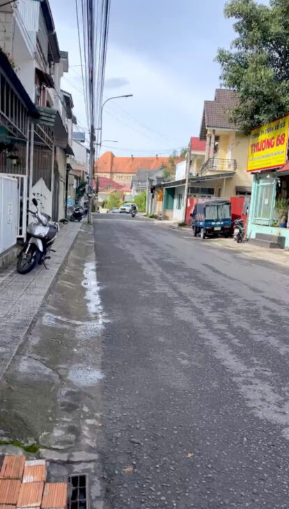 BÁN NHÀ NGUYÊN CĂN 13 PHÒNG NGỦ YERSIN PHƯỜNG 9 ĐÀ LẠT