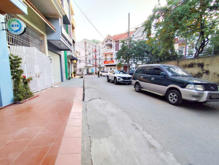 Bán nhà tuyến 2 Quán Nam, 73m 3 tầng, đường 8m, Giá 5.4 tỉ