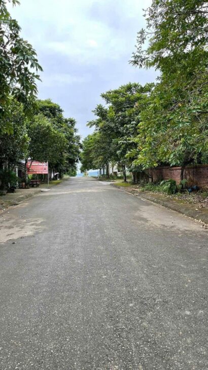 Bán đất tái định cư Vai Réo Phú Cát đường 3 ôtô vỉa hè rộng ngõ thông KD nhỉnh 3tỷ