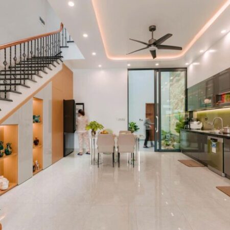 BÁN NHÀ ĐẸP LONG BIÊN, GẦN AEON MALL, ĐÓN TẾT AN KHANG, CHỈ HƠN 5 TỶ