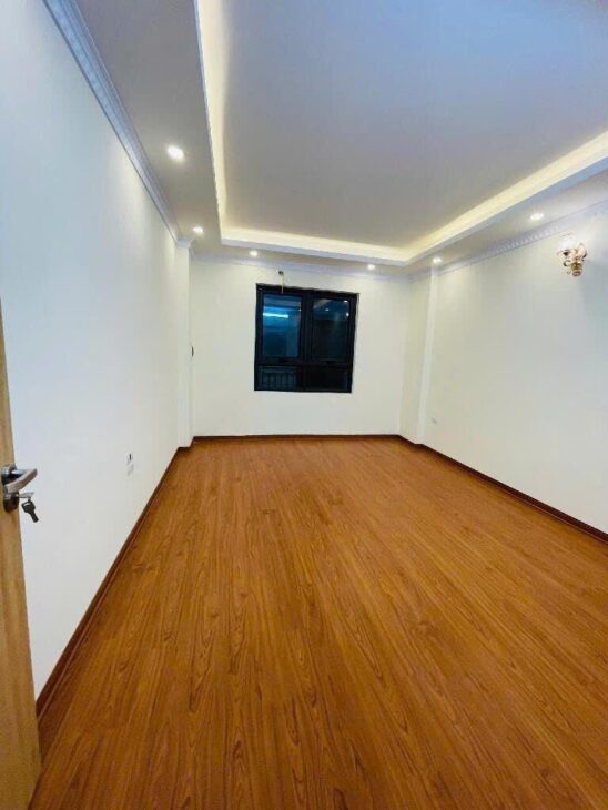 TRUNG TÂM – SÁT VINHOMES RIVERSIDE NGÕ RỘNG – NHÀ MỚI TINH-