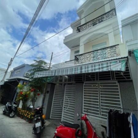 Bán nhà 3 tầng mê đúc chắc chắn DT 54,7m2 nở hậu, đường 5m oto thông, khu vực yên tĩnh , an ninh