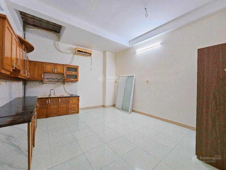Nhà 4 tầng – 86m2 – trung tâmt Quận 10 – dòng tiền 60tr/tháng – ngay vòng xoay Dân Chủ