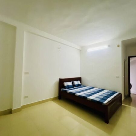 Bán nhà Lĩnh Nam giá 5.25 tỷ, diện tích 33m2, 5 tầng, mặt tiền 3.7m