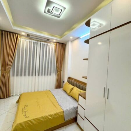 Bán nhà Hoàng Mai giá 4.3 tỷ, diện tích 25m2, 3 tầng, mặt tiền 3.5m