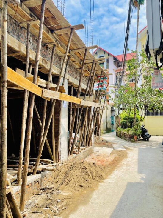 Bán nhà Đông Thiên giá 5.5 tỷ, diện tích 30m2, 5 tầng, mặt tiền 4.5m