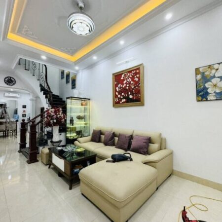 Bán nhà An Dương giá 12 tỷ, diện tích 60m2, 5 tầng, mặt tiền 3.5m Bán nhà An Dương giá 12 tỷ, diện tích 60m2, 5 tầng, mặt tiền 3.5m