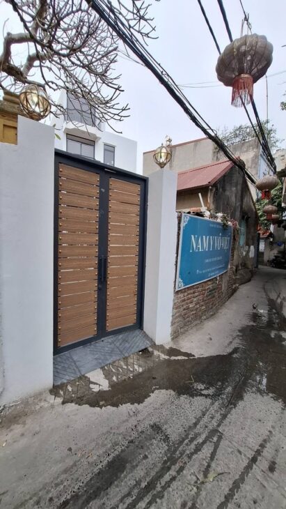 Bán nhà Trích Sài giá 13.5 tỷ, diện tích 89m2, 4 tầng, mặt tiền 4m