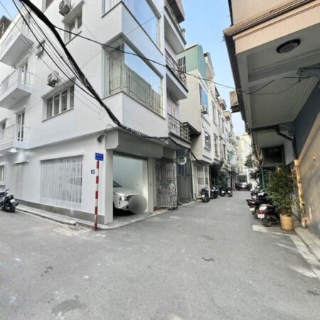 Chỉ hợp với ai thích nhà lô góc, bán nhà Ngô Gia Tự, đường ô tô tránh, gara, 43m2 chỉ 9.05 tỷ
