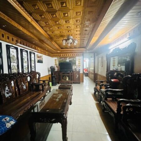 Bán nhà Quyết Thắng giá 9 tỷ, diện tích 46.8m2, 3 tầng, mặt tiền 3.5m