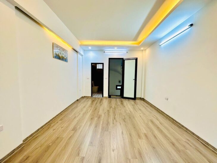 Bán nhà Hoàng Mai giá 7.95 tỷ, diện tích 39m2, 5 tầng, mặt tiền 3.5m