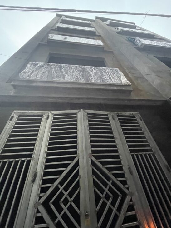 BÁN NHÀ VĂN TIẾN DUNG MỚI KÍNH KONG 30M2 – 5 TẦNG – THANG MÁY