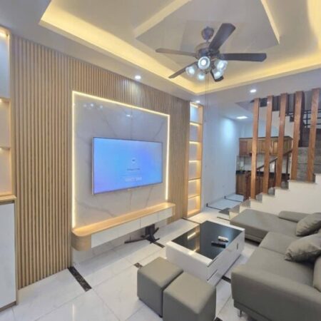 Bán nhà Thanh Lân giá 4.98 tỷ, diện tích 31m2, 4 tầng, mặt tiền 3.5m