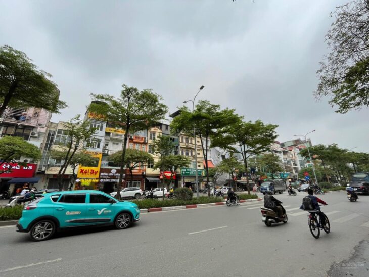 Bán căn nhà 6 tầng, căn góc 2 mặt thoáng, diện tích 102.9m², mặt ngõ Đào Tấn, đường trước nhà xe