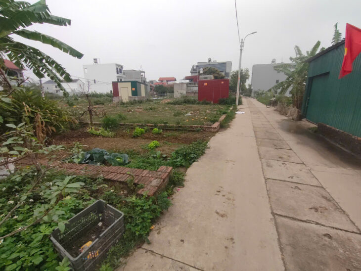 ????B.á.n đất tổ 10, TT Quang Minh, Mê Linh ????DT 61m2, MT4.2m, trục chính thông, ôtô vào đất