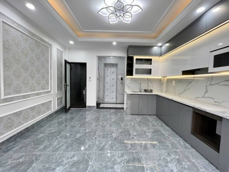 Bán nhà Khương Đình giá 9.9 tỷ, diện tích 40m2, 6 tầng, mặt tiền 5m