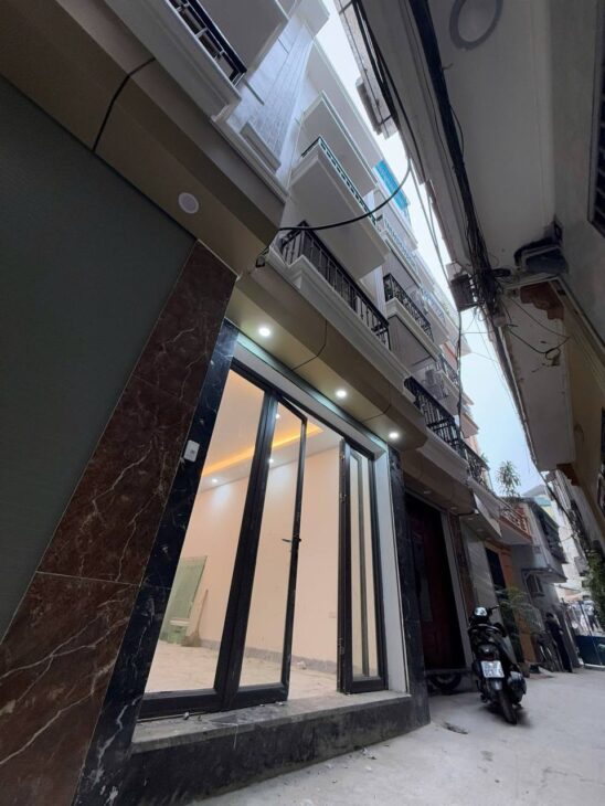 Bán nhà Hoàng Mai giá 7.95 tỷ, diện tích 39m2, 5 tầng, mặt tiền 3.5m