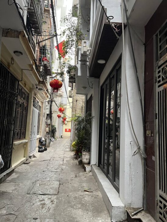 Bán nhà Đinh Công Thượng giá 8.95 tỷ, diện tích 43m2, 4 tầng, mặt tiền 5m