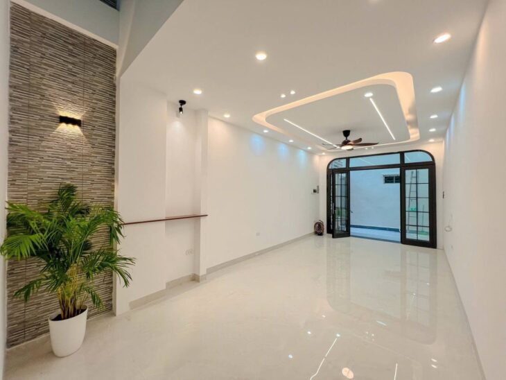 Bán nhà Trương Định giá 9.3 tỷ, 60m2, 4 tầng, mặt tiền 4m