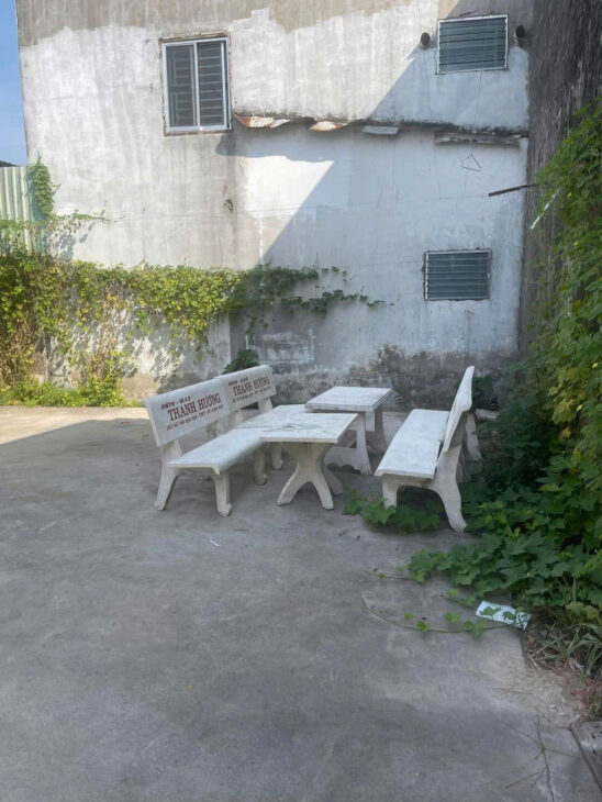 Cho thuê nhà 3 phòng ngủ sân rộng 300m2