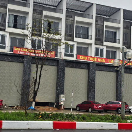 Nhà 4 tầng xây mới Siêu VIP, mặt phố Nguyễn Tất Thành 110m2, thông sàn, Vĩnh Yên, Vĩnh Phúc