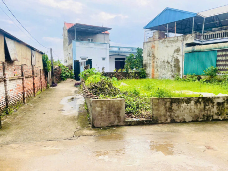 Đất tại Cấn Thượng- quốc oai Chính chủ gửi bán lô góc 70m2 Mặt tiền 2 bên là gần 8m và