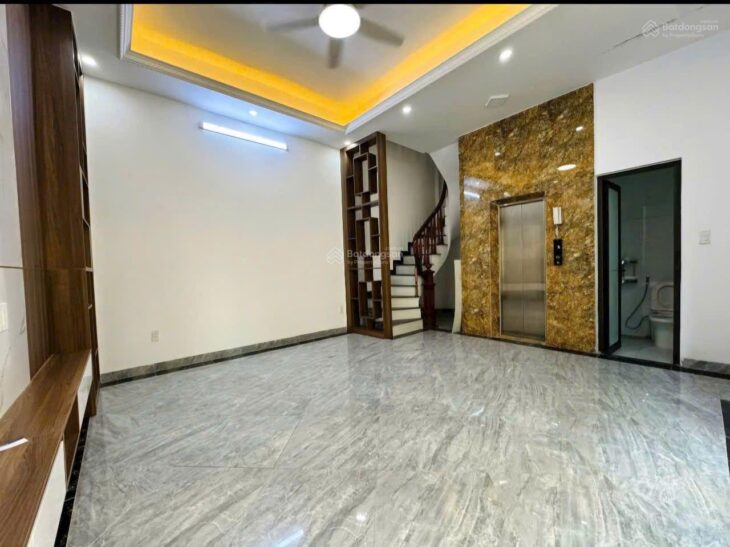 GẤP GẤP! QUAN NHÂN THANH XUÂN,NGÕ NÔNG,1 BƯỚC RA PHỐ,THANG MÁY,33M2 x 6T.