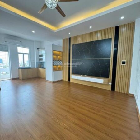 Chung cư cao cấp Long Biên căn 2pn giá chỉ 2,9 tỷ