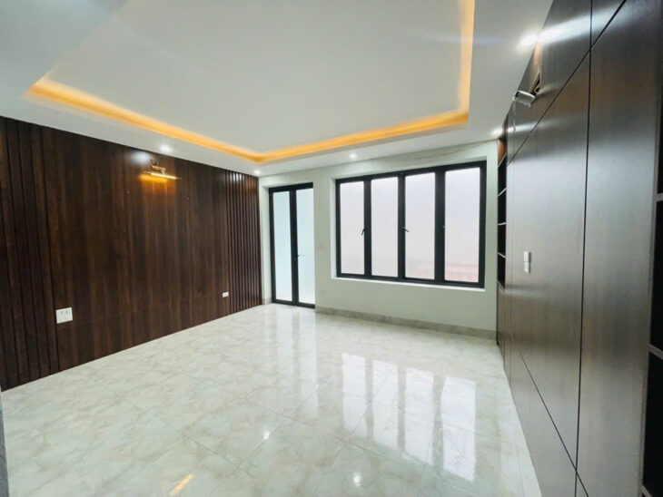 ⭐️NHÀ ĐẸP LUNG LINH (nhỉnh 5 tỷ) – Đường NGUYỄN VĂN CỪ LONG BIÊN