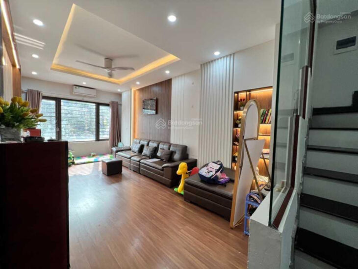 Bán nhà Phạm Văn Đồng, 65m2, 5tầng, phân lô, lô góc 3 mặt ngõ ôtô tránh – 19tỷ