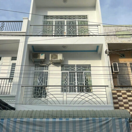 nhà 8 triệu 4 phòng ngủ cách chợ An Khánh tầm 24 m