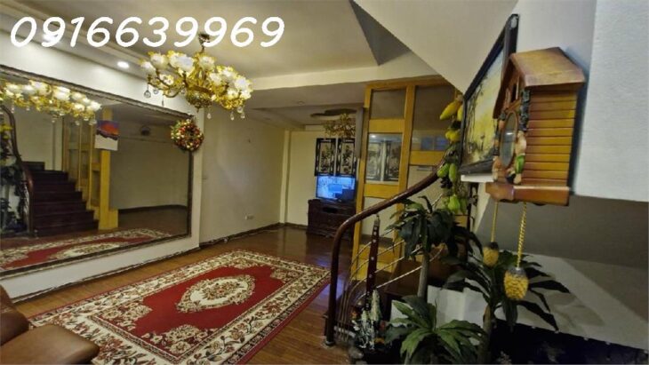 Bán nhà Đội Cấn, 40m², 5 tầng, gần ô tô, full nội thất, giá tốt 9.2 tỷ!