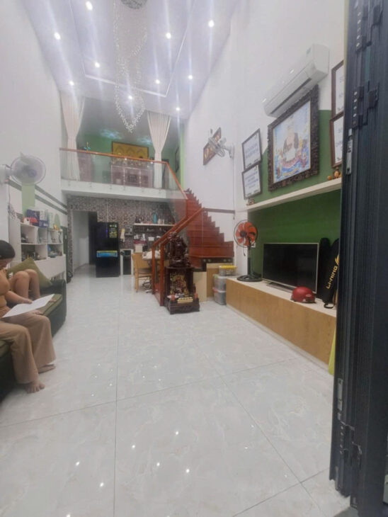 Bán nhanh nhà đẹp HXH 7m Thạnh Xuân, 100m2, T1L, 3PN, sân xe hơi >4Tỷ