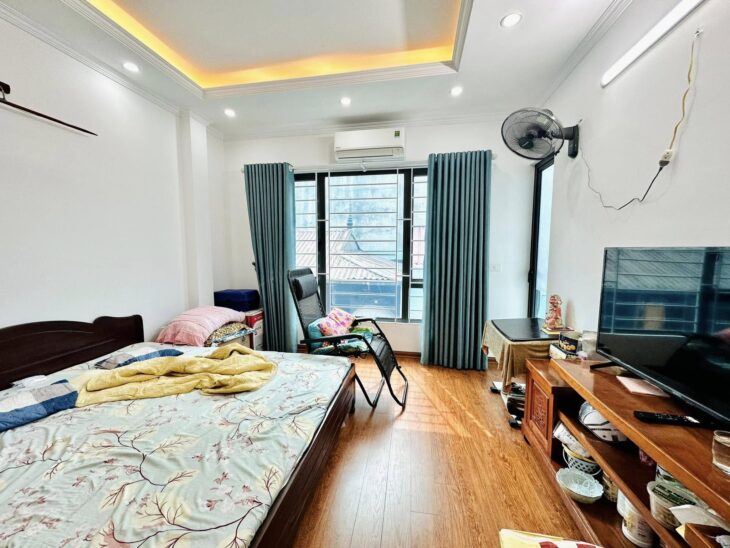 HIẾM, BÁN TRONG NGÀY NHÀ ĐẸP 45M2* 6T HOÀNG VĂN THÁI GẦN HỒ, GẦN Ô TÔ ĐỖ, NHỈNH 7 TỶ, LH 0975666943