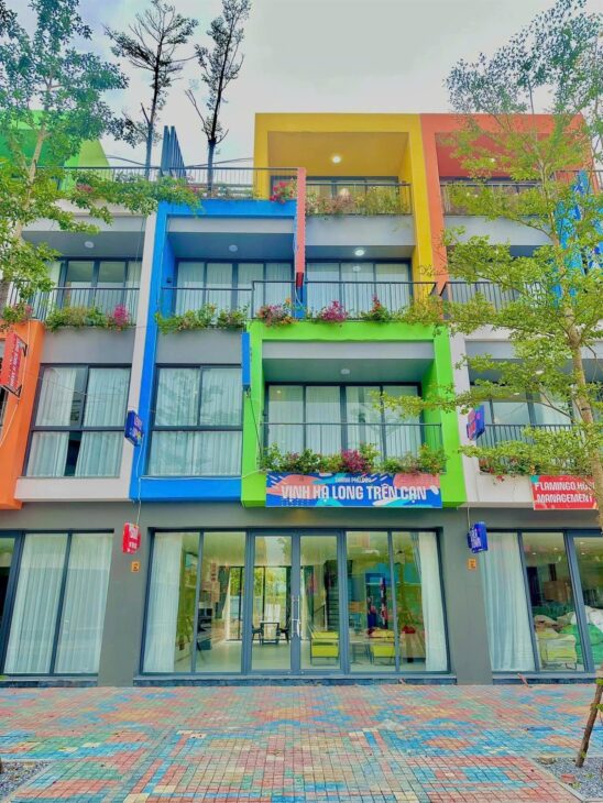 Nhỉnh 8 tỷ sở hữu căn liền kề đối diện Hồ Tam Chúc, 4 tầng, 8PN sẵn HĐ thuê. Dòng tiền 42tr/th.